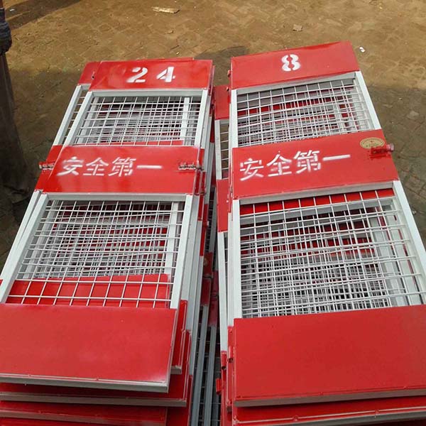 施工电梯安全门